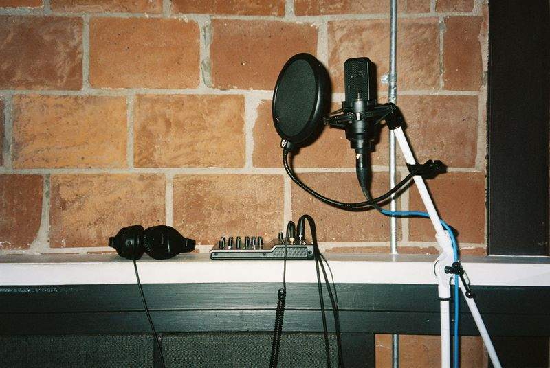 Pourquoi choisir un studio podcast professionnel pour votre marque